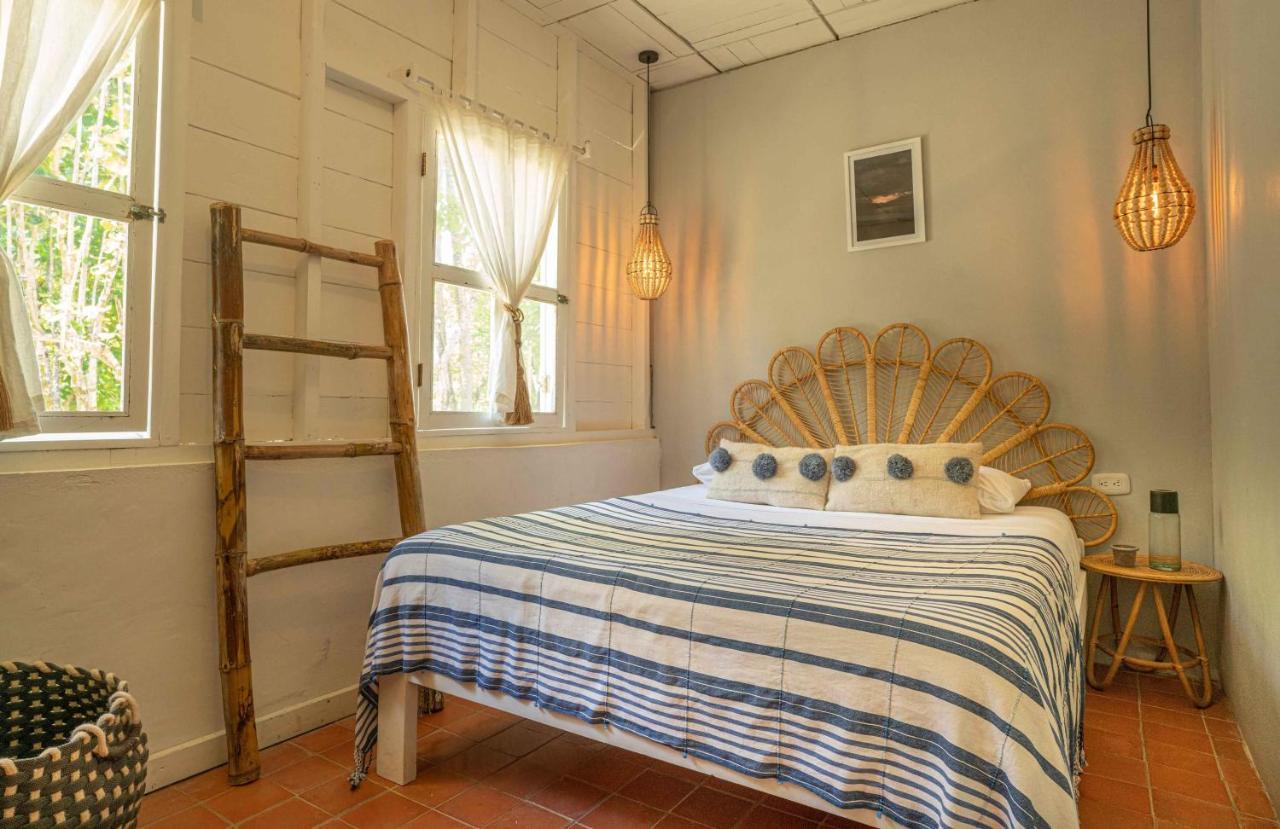 マルパイス Zunya Bed & Breakfast エクステリア 写真